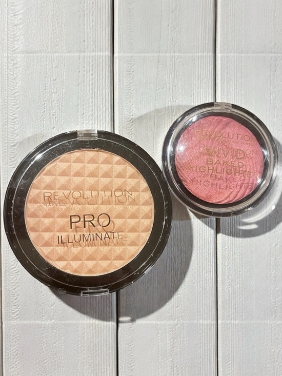 Makeup Revolution Other - 🪷 Revolution Pro Illuminate and Vivid Baked Highlighter Duo Set